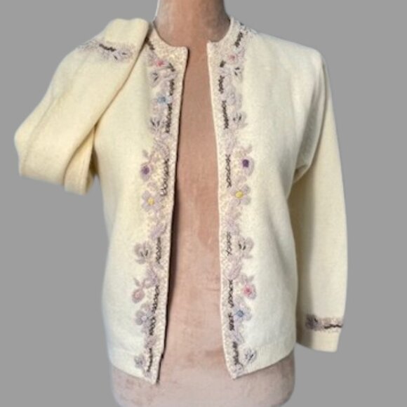 Vintage 1950's Angora Cashmere Hand Sewn Beaded Seed Pearl Cardigan Sweater XS - Picture 1 of 13